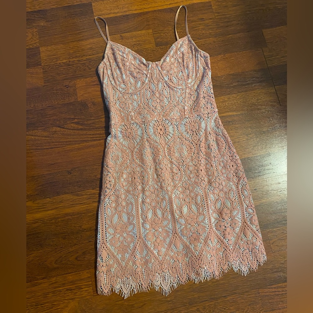 XS nwt Express lace mini dress